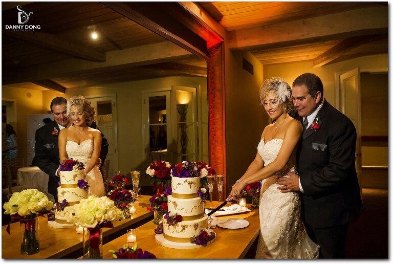 43-auberge-du-soleil-wedding-photography-cake-cutting