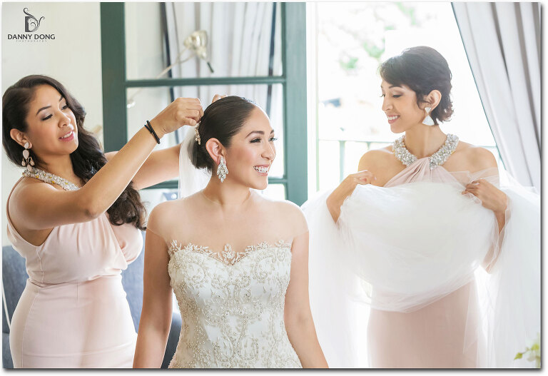 016-bride-getting-ready