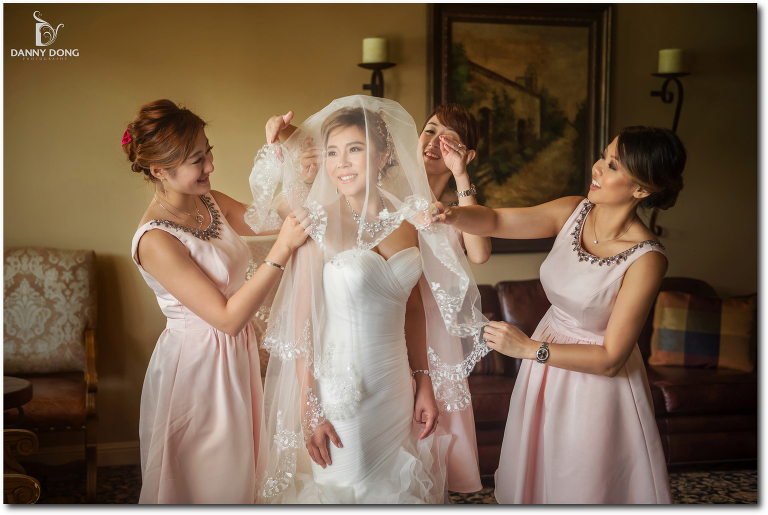 10-wedding-getting-ready-photo