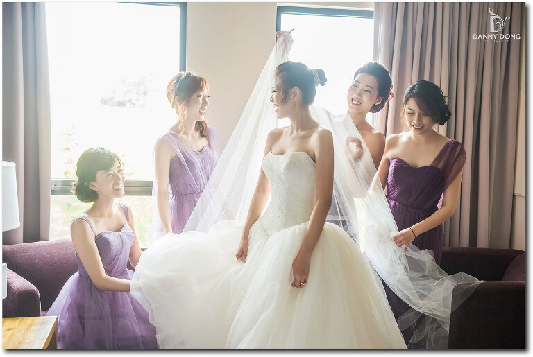 13-bride-getting-ready