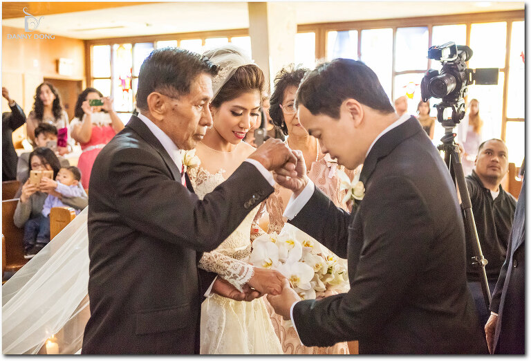 21-our-lady-of-the-pillar-wedding-photography