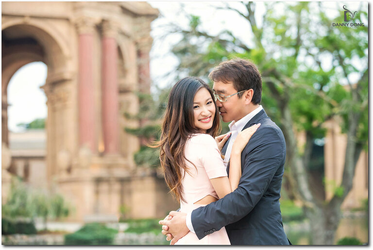 07-palace-of-fine-arts-engagement-photography