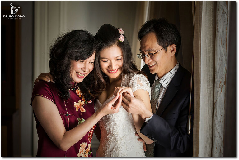 11-wedding-day-family-portrait