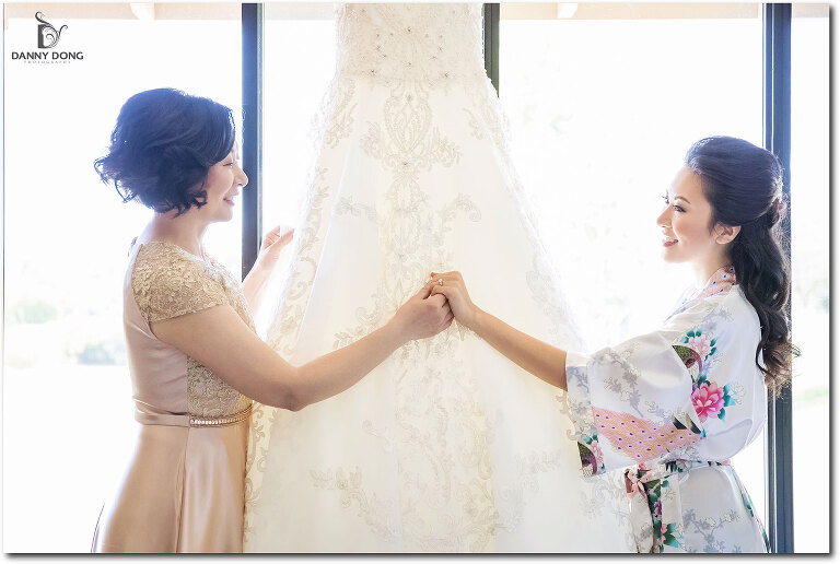 07-bride-getting-ready